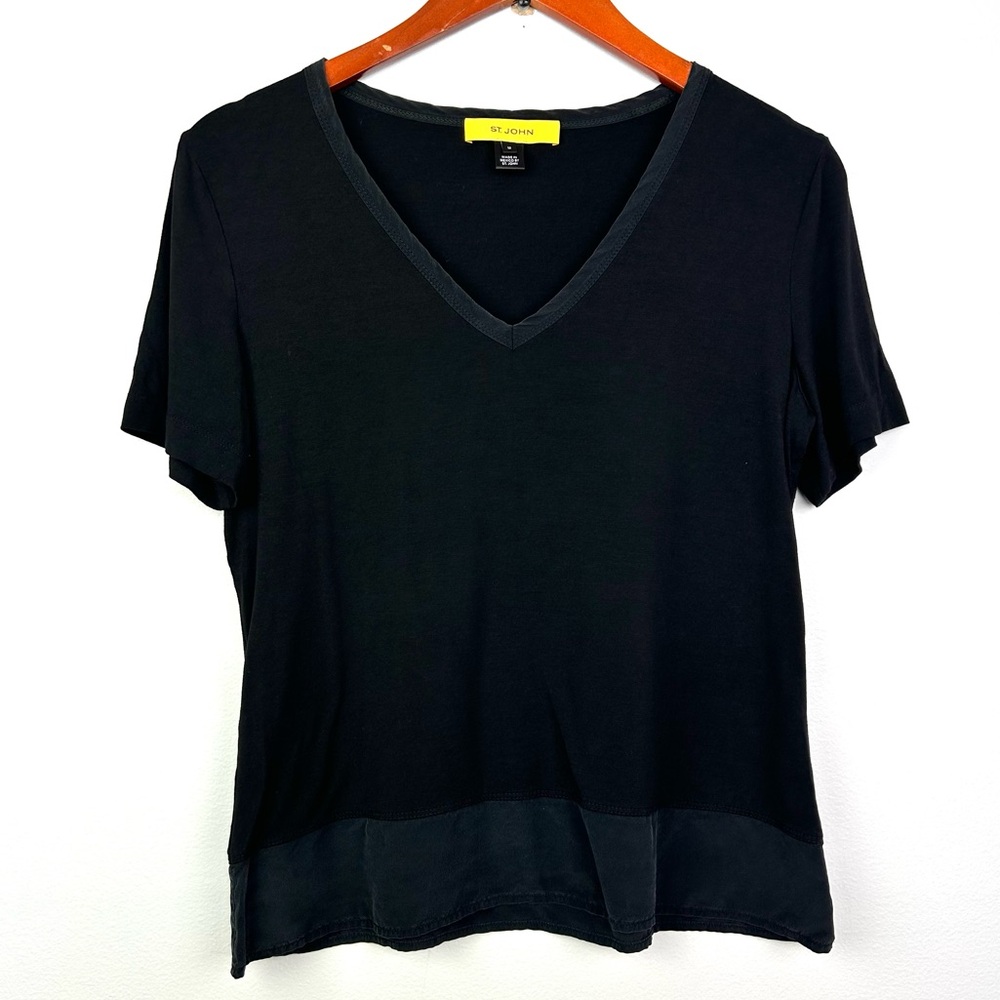 St. John Black V-Neck Short Sleeve Top